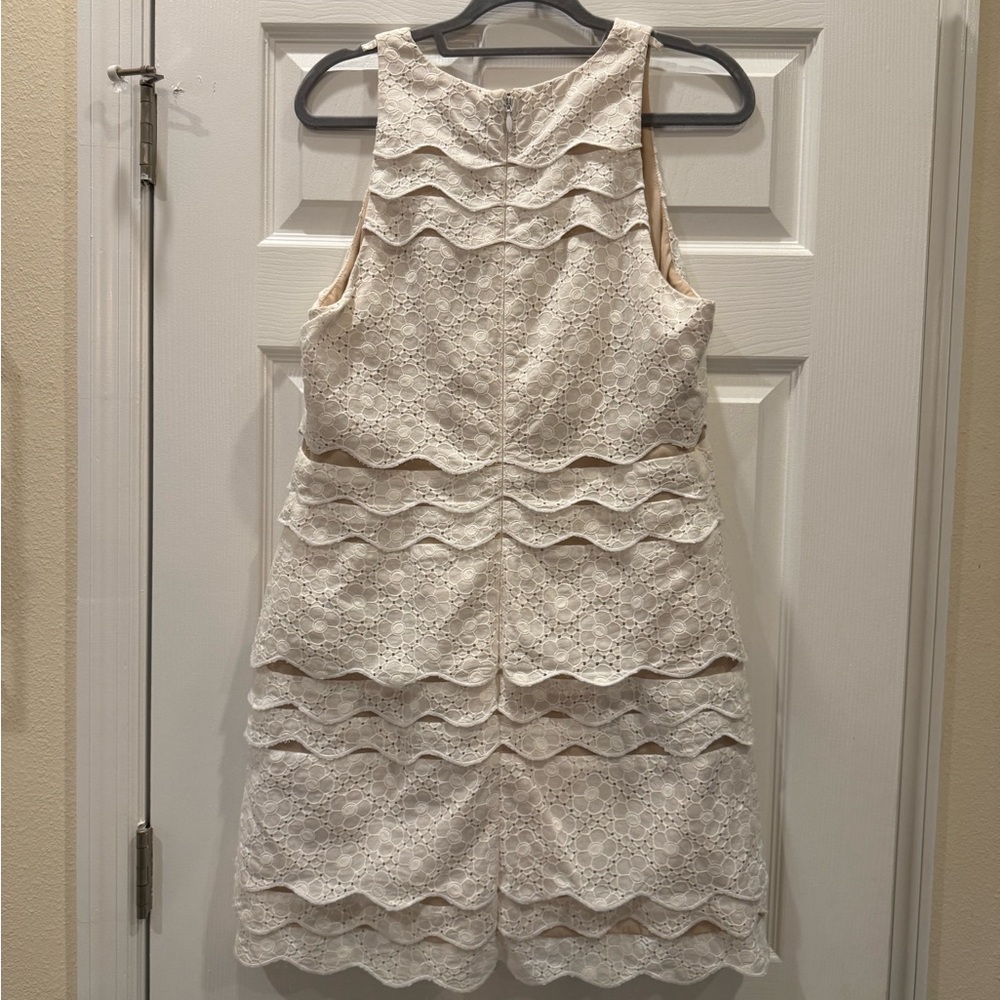 Lilly Pulitzer 100% Cotton White and Beige Floral Lace Tiered Midi Dress - Picture 5 of 8
